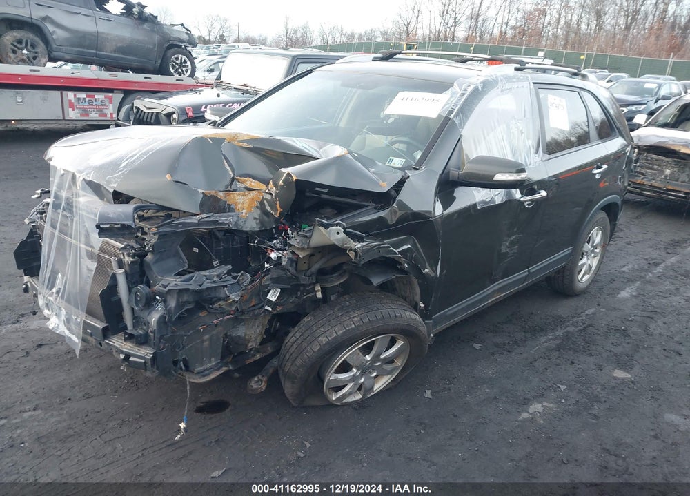 2013 KIA SORENTO LX VIN: 5XYKT4A64DG330587