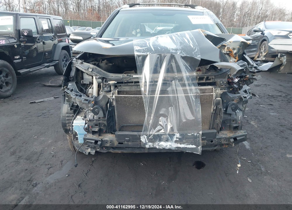 2013 KIA SORENTO LX VIN: 5XYKT4A64DG330587