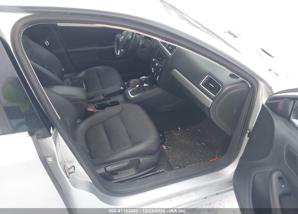 2012 VOLKSWAGEN JETTA VIN: 3VWLX7AJ0CM008588