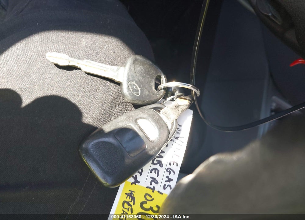 2011 HYUNDAI SANTA FE GLS VIN: 5XYZGDAB3BG060667