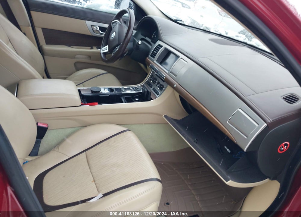 2013 JAGUAR XF VIN: SAJWA0E7XD8S73324