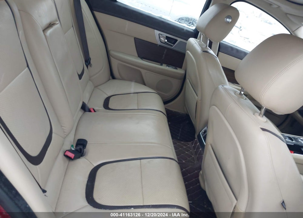2013 JAGUAR XF VIN: SAJWA0E7XD8S73324