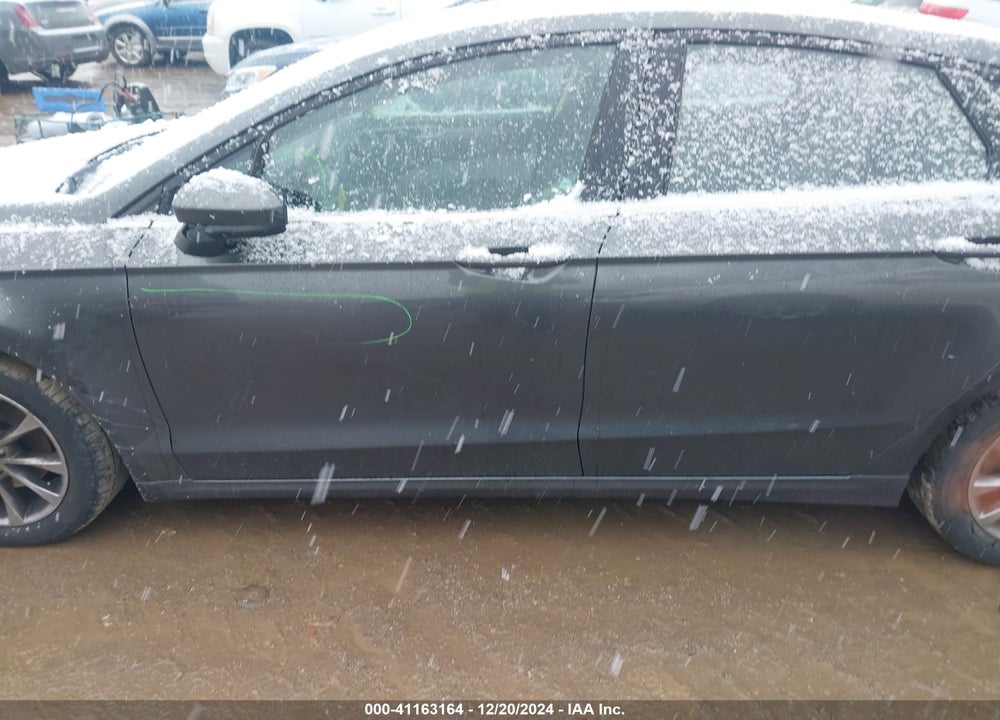 2020 FORD FUSION VIN: 3FA6P0HD5LR160933