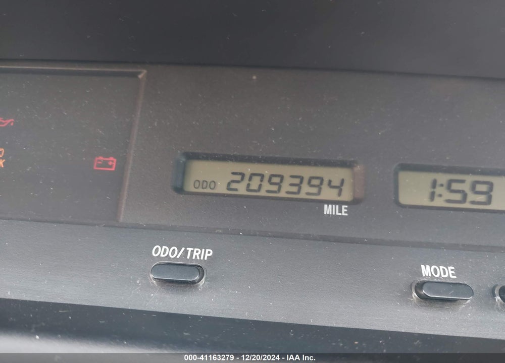 2002 TOYOTA AVALON XL VIN: 4T1BF28B22U245320