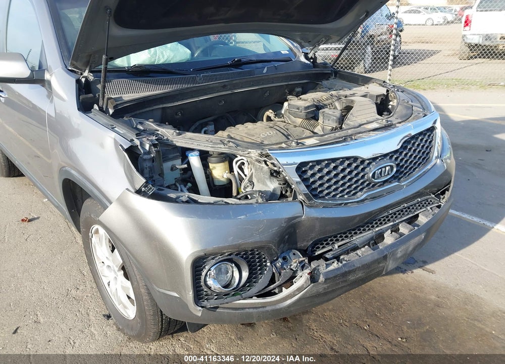 2013 KIA SORENTO LX VIN: 5XYKT3A60DG363371