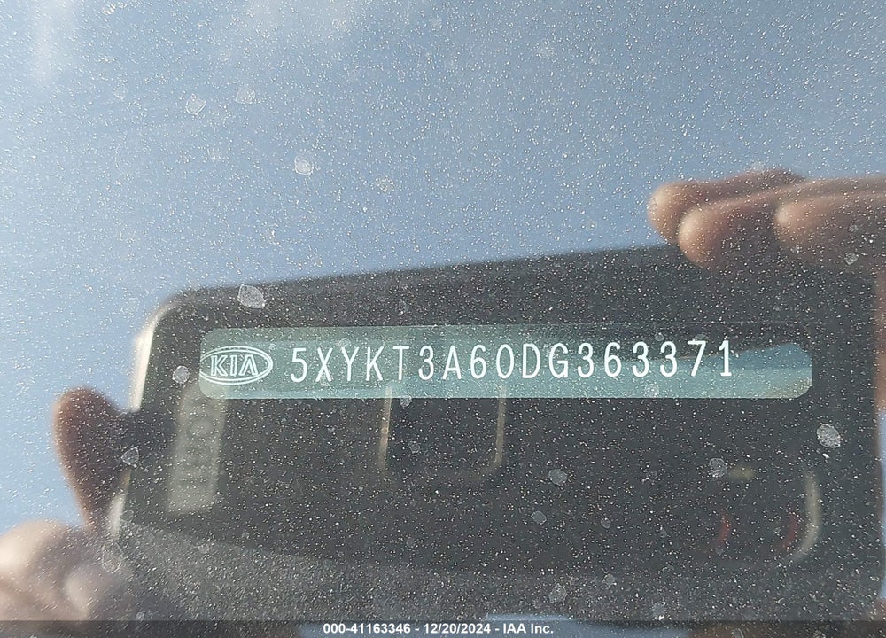 2013 KIA SORENTO LX VIN: 5XYKT3A60DG363371