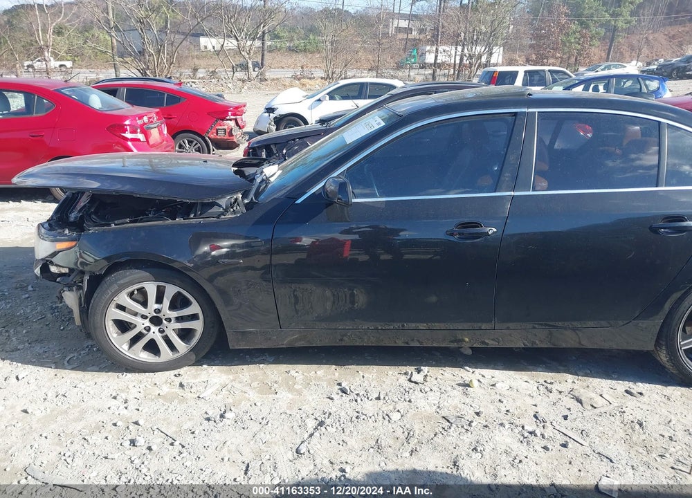 2007 BMW 525I VIN: WBANE53517CW62137