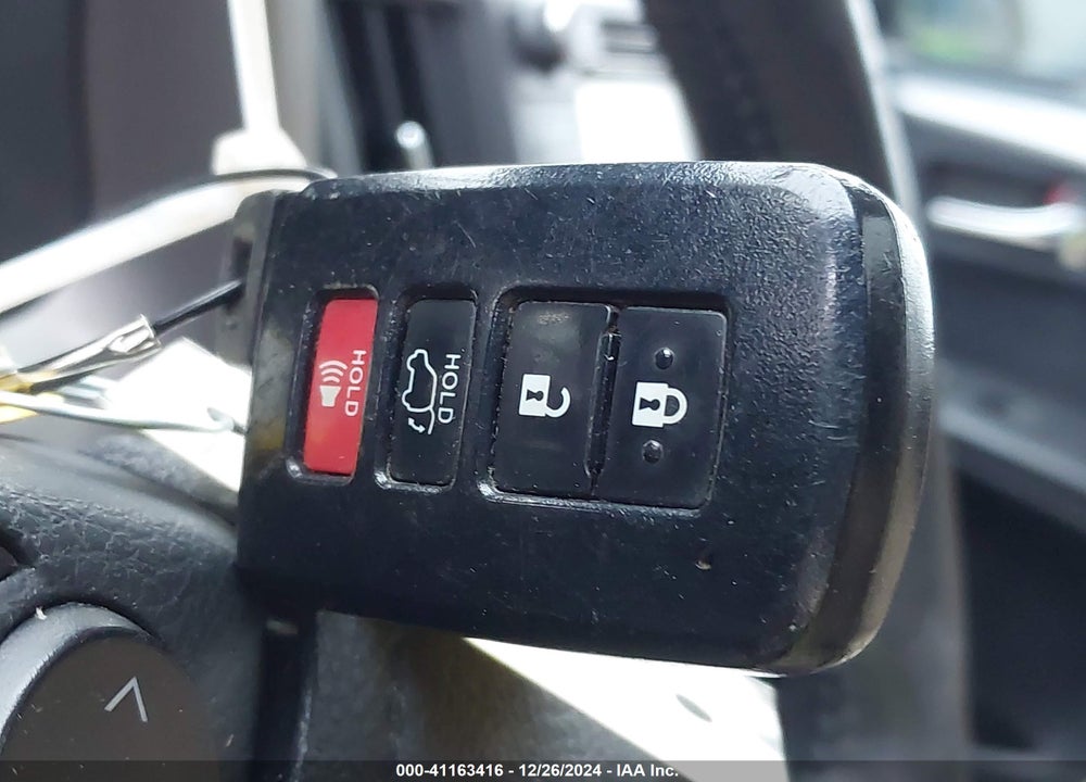 2018 TOYOTA RAV4 ADVENTURE/XLE VIN: 2T3WFREV0JW513117