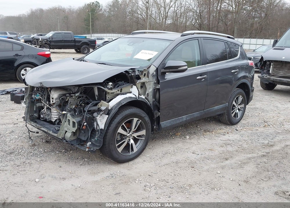 2018 TOYOTA RAV4 ADVENTURE/XLE VIN: 2T3WFREV0JW513117