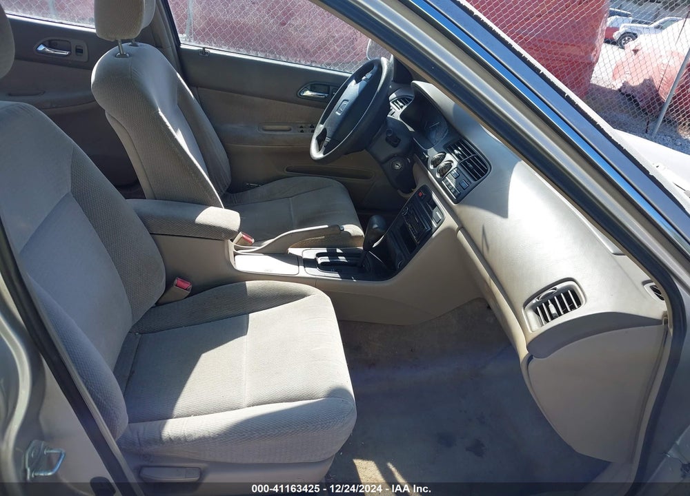 1996 HONDA ACCORD LX/EX VIN: 1HGCD5638TA120189