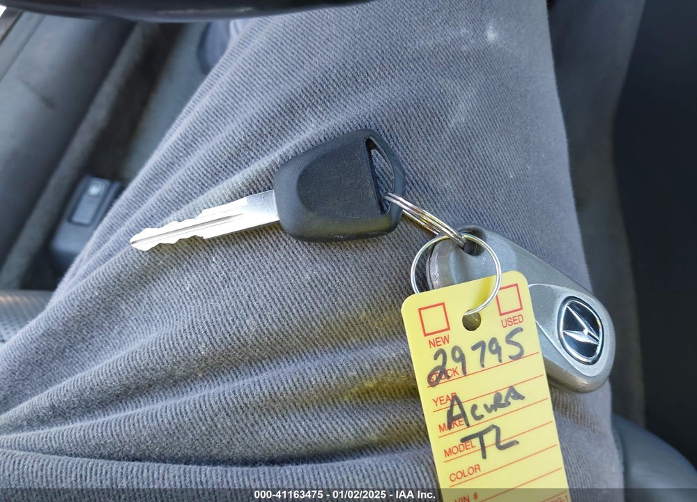2005 ACURA TL VIN: 19UUA66225A075246