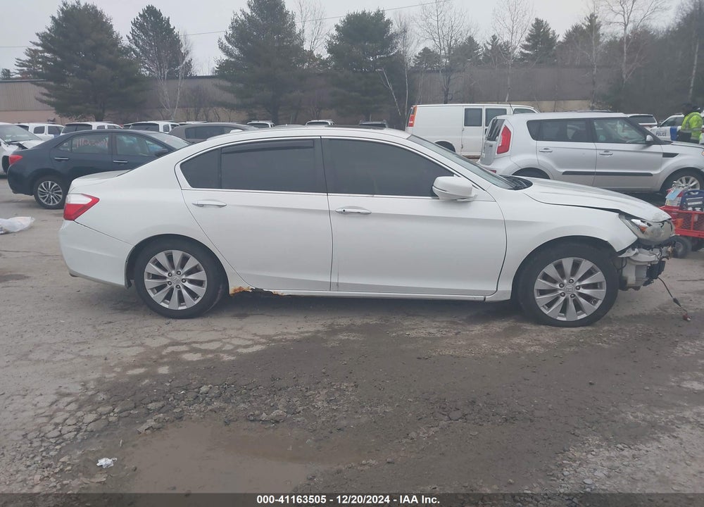 2013 HONDA ACCORD VIN: 1HGCR2F88DA190059