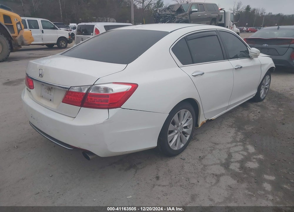 2013 HONDA ACCORD VIN: 1HGCR2F88DA190059