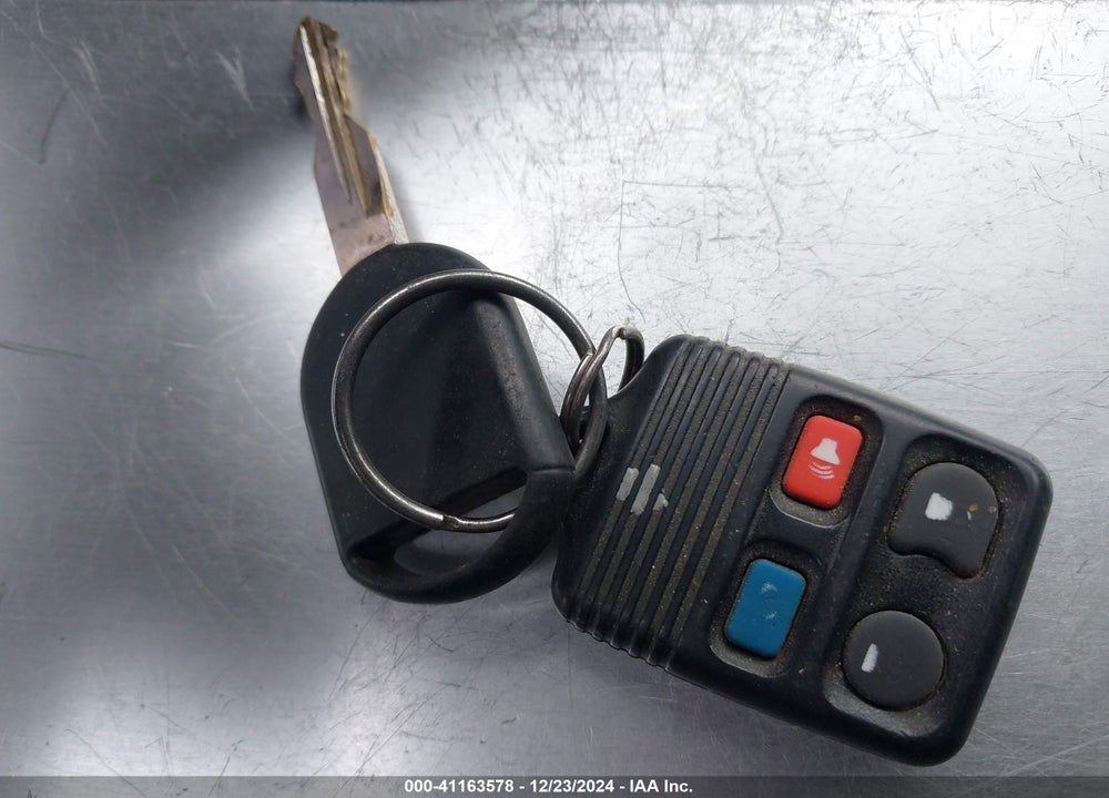 2010 FORD FOCUS SE VIN: 1FAHP3FN0AW135826