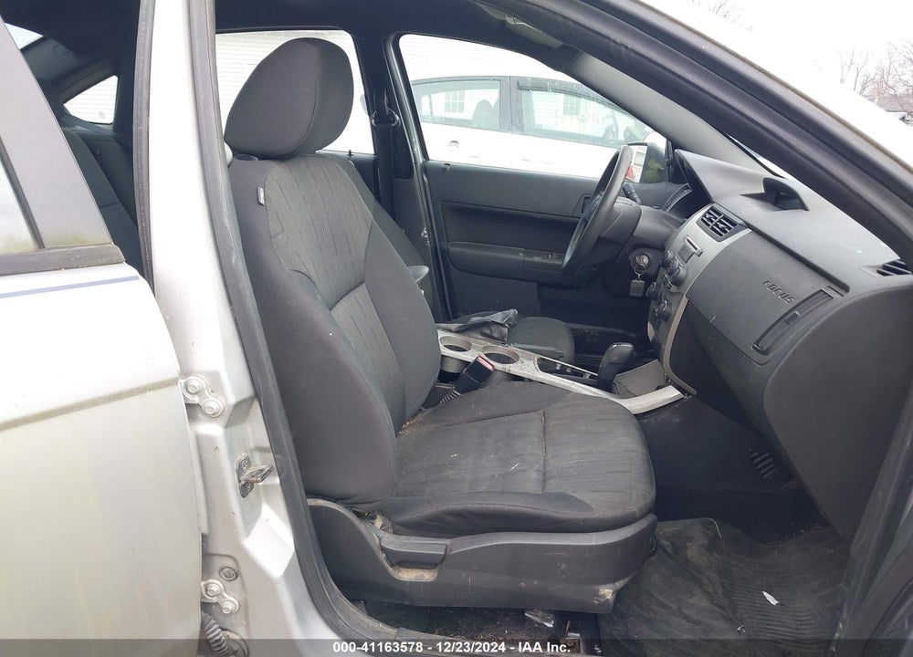 2010 FORD FOCUS SE VIN: 1FAHP3FN0AW135826