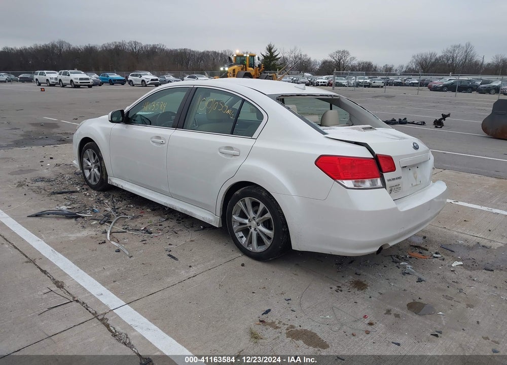2014 SUBARU LEGACY 2.5I LIMITED VIN: 4S3BMCL63E3035801