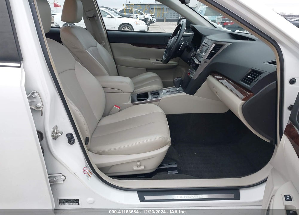 2014 SUBARU LEGACY 2.5I LIMITED VIN: 4S3BMCL63E3035801