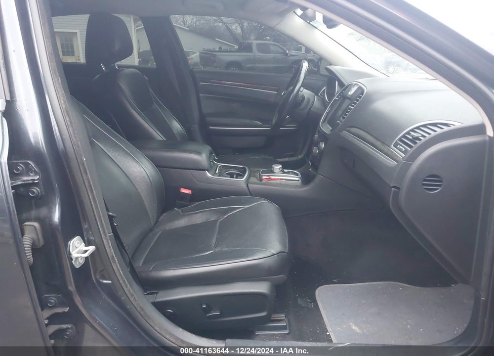 2016 CHRYSLER 300C AWD VIN: 2C3CCAKG8GH344092