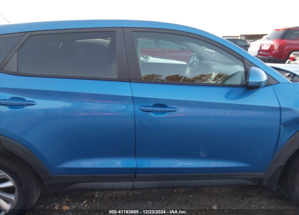 2018 HYUNDAI TUCSON SE VIN: KM8J23A47JU700170