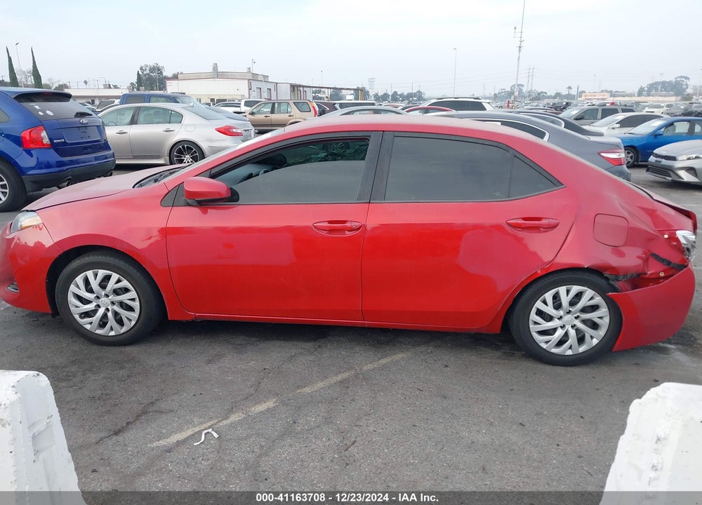 2018 TOYOTA COROLLA LE VIN: 5YFBURHE1JP809953