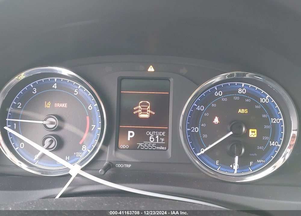 2018 TOYOTA COROLLA LE VIN: 5YFBURHE1JP809953