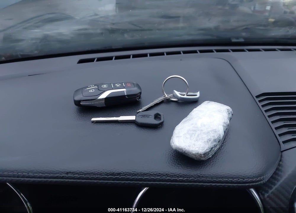 2015 FORD MUSTANG V6 VIN: 1FA6P8AM0F5318840