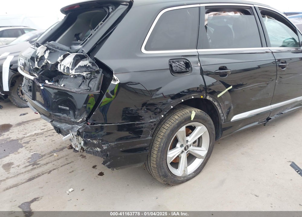 2024 AUDI Q7 PREMIUM PLUS 45 TFSI QUATTRO TIPTRONIC VIN: WA1LCBF7XRD005937