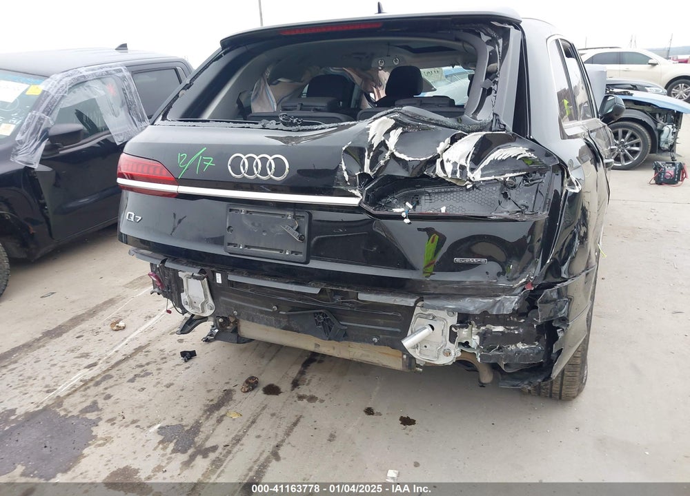 2024 AUDI Q7 PREMIUM PLUS 45 TFSI QUATTRO TIPTRONIC VIN: WA1LCBF7XRD005937