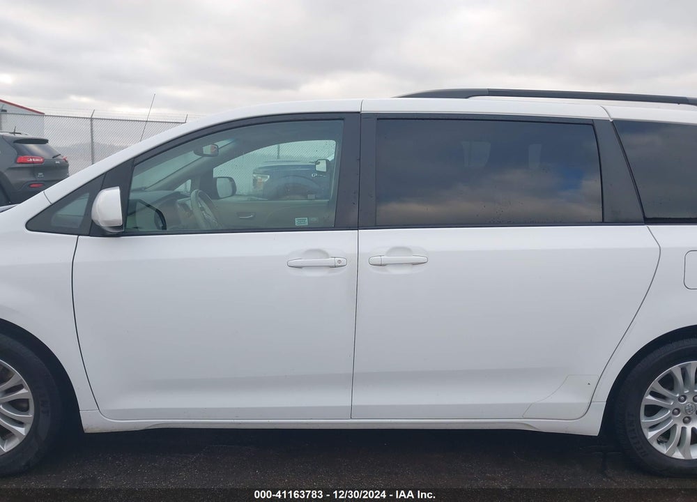 2011 TOYOTA SIENNA XLE V6 VIN: 5TDYK3DC0BS068625
