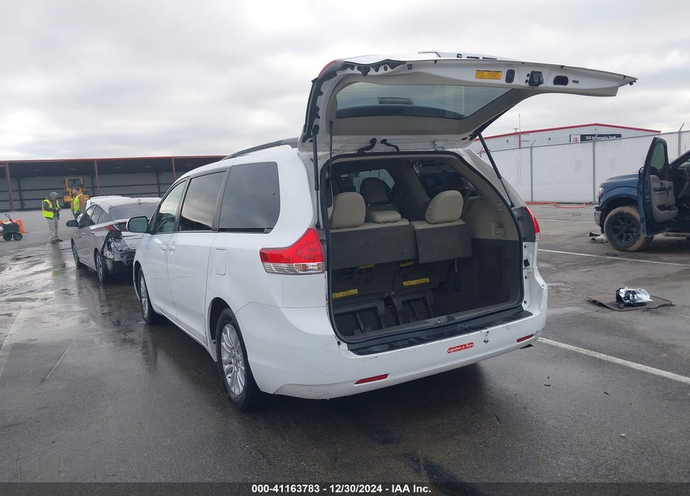 2011 TOYOTA SIENNA XLE V6 VIN: 5TDYK3DC0BS068625