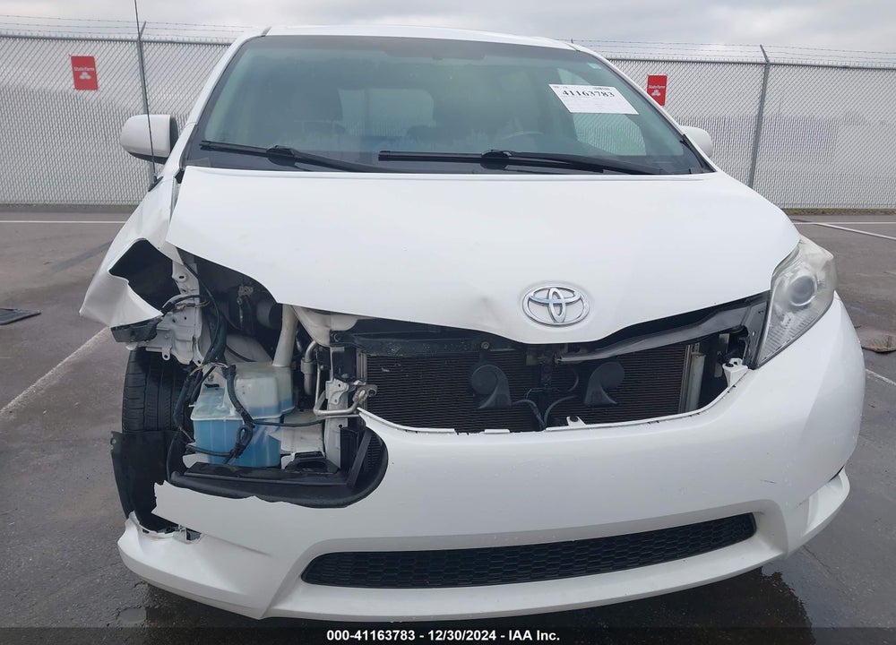 2011 TOYOTA SIENNA XLE V6 VIN: 5TDYK3DC0BS068625