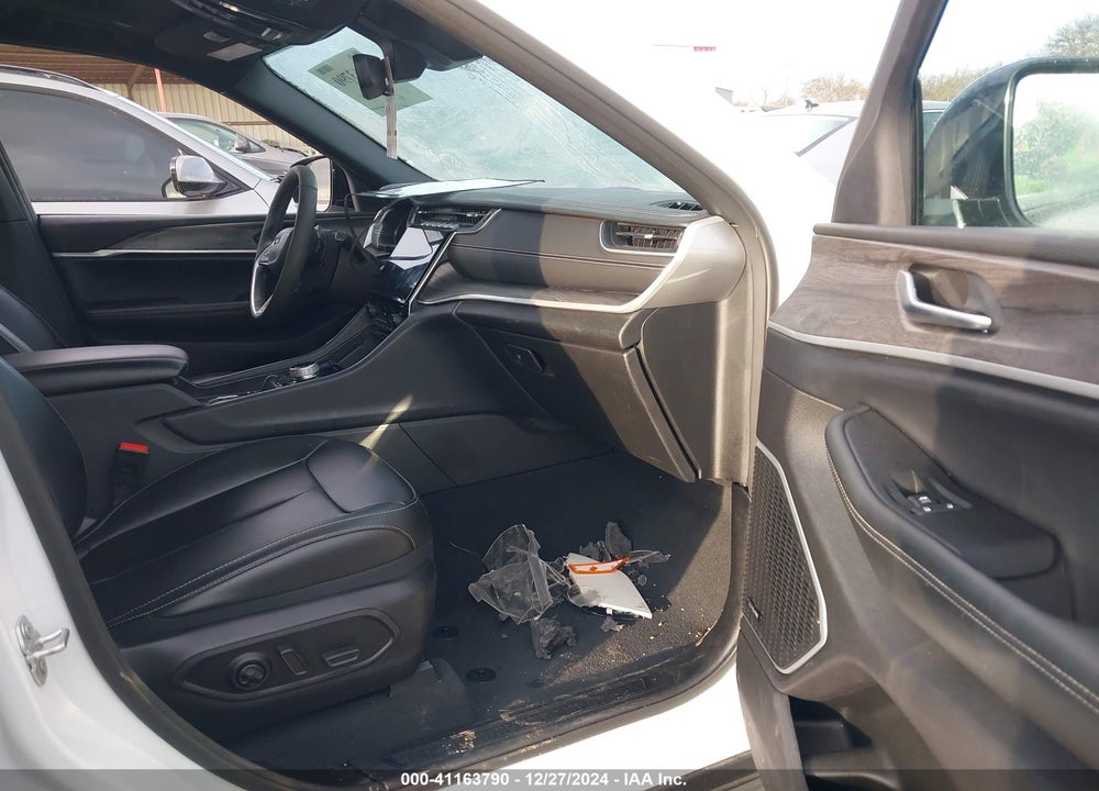 2024 JEEP GRAND CHEROKEE 4XE VIN: 1C4RJYB64R8515988
