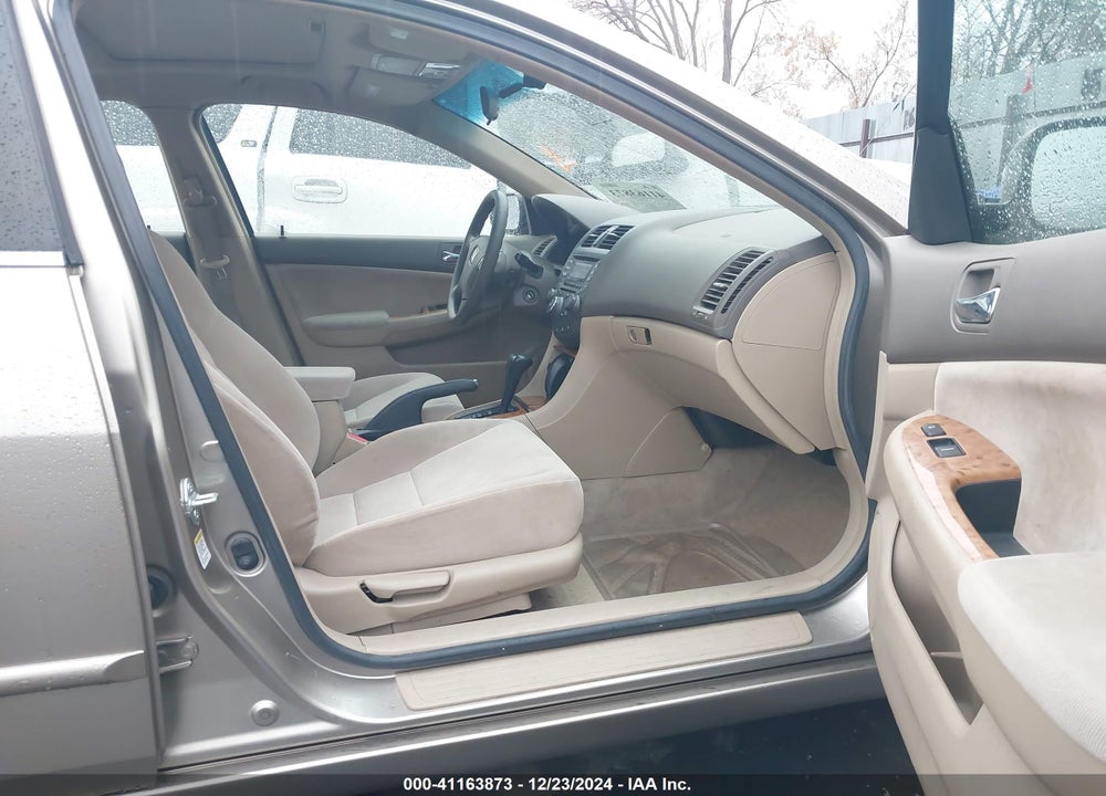 2004 HONDA ACCORD 2.4 EX VIN: JHMCM56724C005349