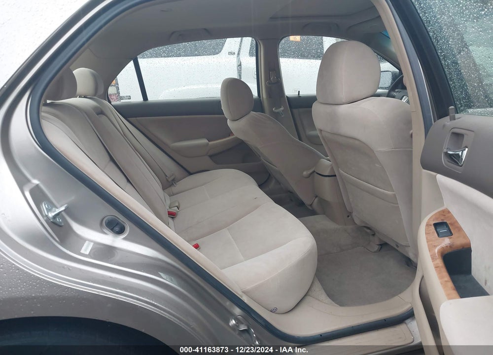 2004 HONDA ACCORD 2.4 EX VIN: JHMCM56724C005349