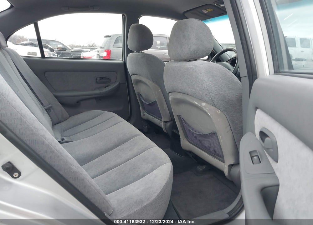 2004 HYUNDAI ELANTRA GLS/GT VIN: KMHDN46D44U735966