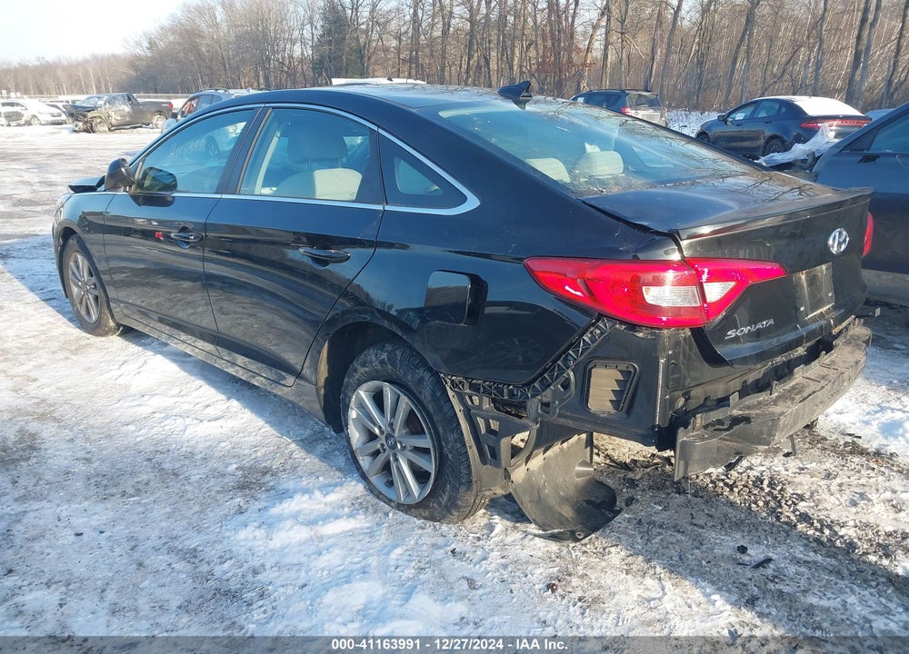 2015 HYUNDAI SONATA SE VIN: 5NPE24AFXFH104467