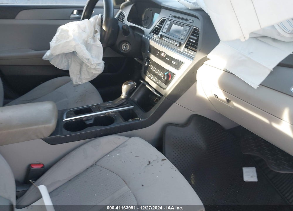 2015 HYUNDAI SONATA SE VIN: 5NPE24AFXFH104467
