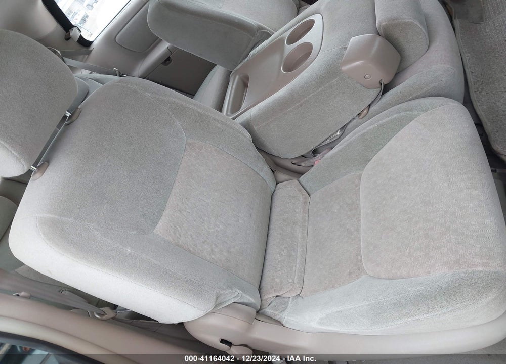 2004 TOYOTA SIENNA CE VIN: 5TDZA23C34S133750