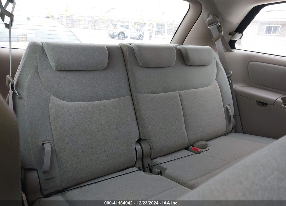 2004 TOYOTA SIENNA CE VIN: 5TDZA23C34S133750