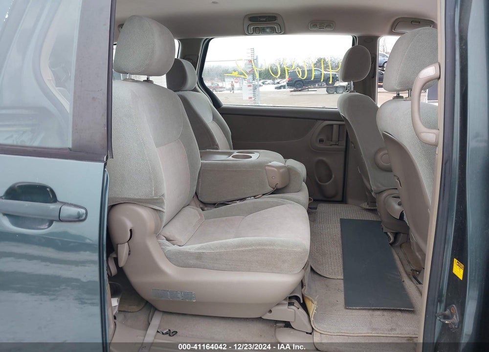2004 TOYOTA SIENNA CE VIN: 5TDZA23C34S133750