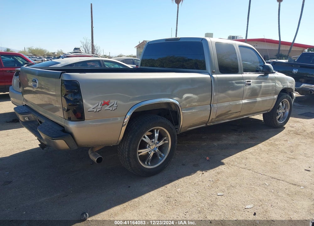 2000 CHEVROLET SILVERADO 1500 VIN: 2GCEK19V2Y1406060