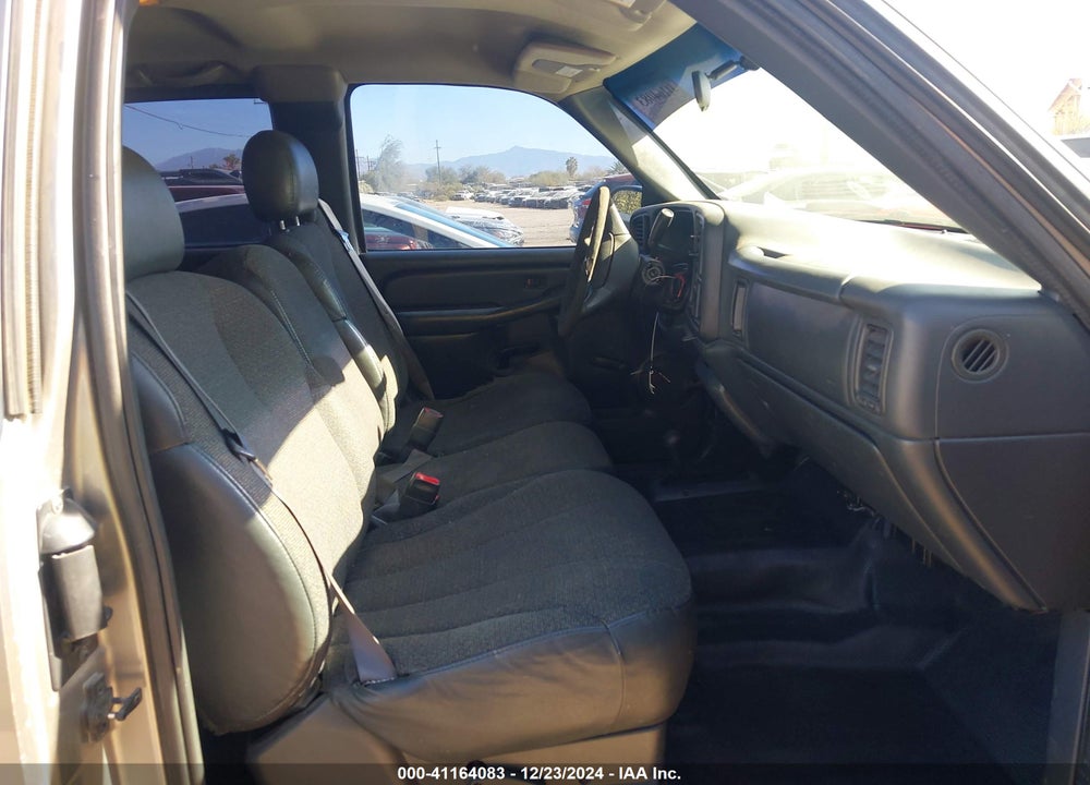 2000 CHEVROLET SILVERADO 1500 VIN: 2GCEK19V2Y1406060