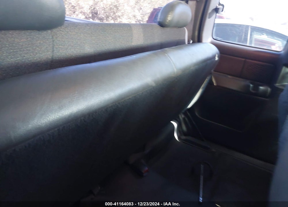 2000 CHEVROLET SILVERADO 1500 VIN: 2GCEK19V2Y1406060