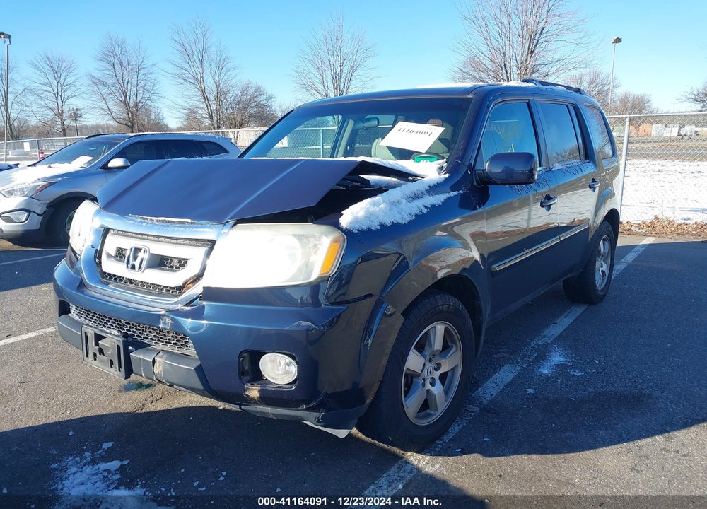 2011 HONDA PILOT EX VIN: 5FNYF4H44BB045107