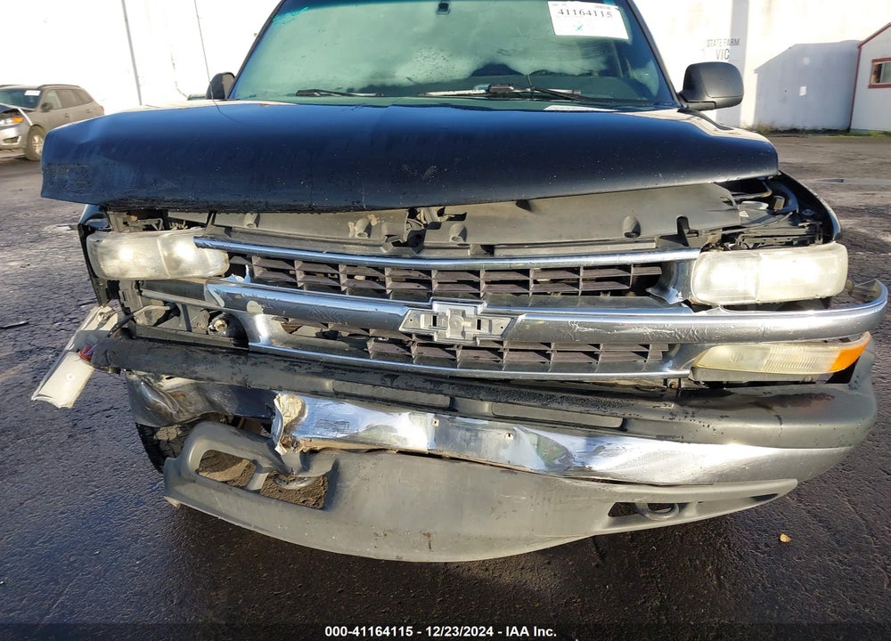 2001 CHEVROLET TAHOE LS VIN: 1GNEC13T71R176136