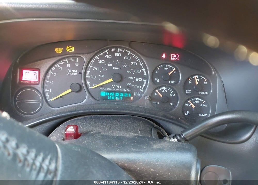 2001 CHEVROLET TAHOE LS VIN: 1GNEC13T71R176136