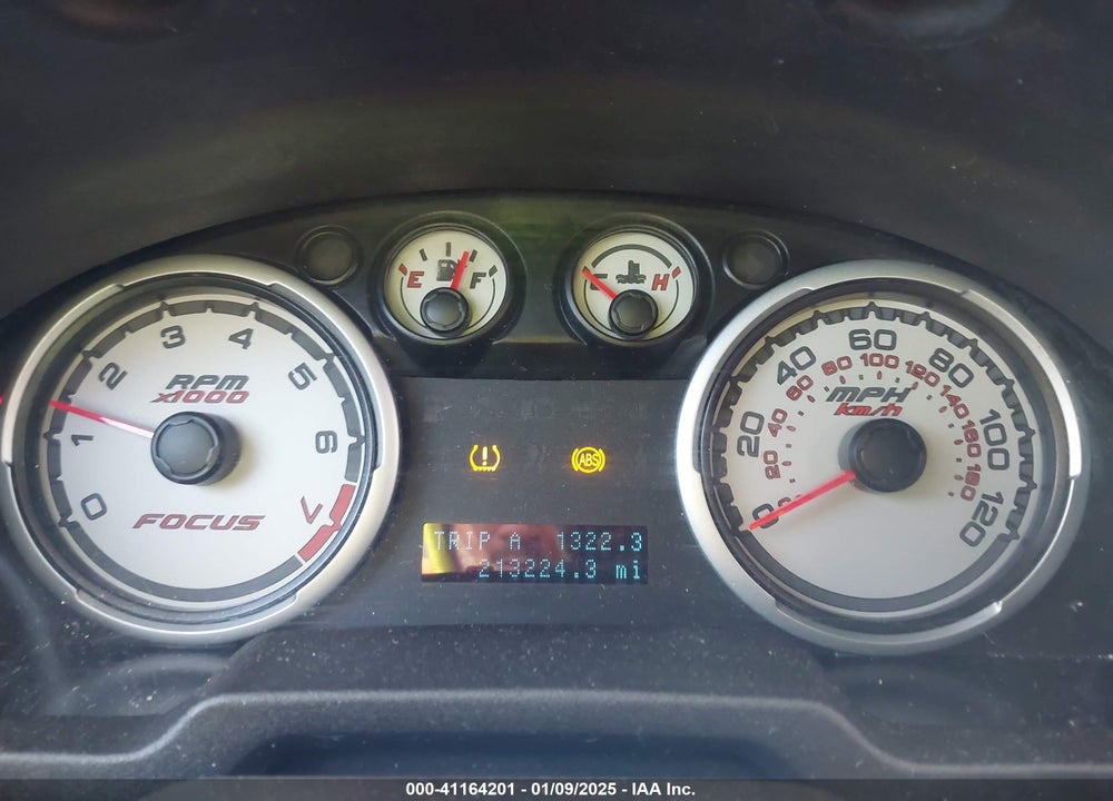 2011 FORD FOCUS VIN: 1FAHP3FN2BW118740