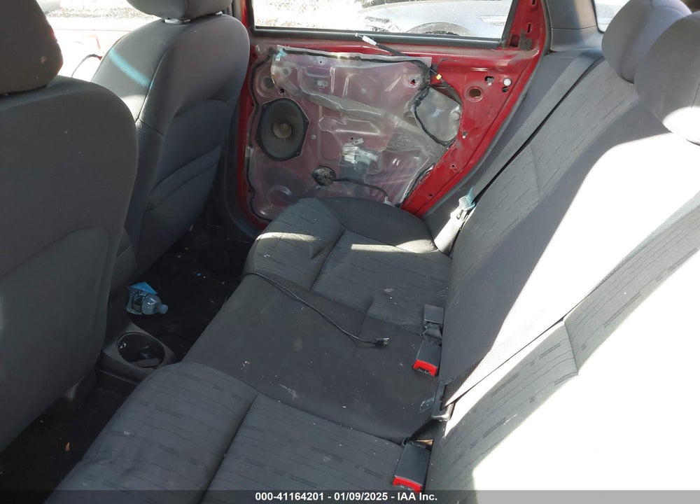 2011 FORD FOCUS VIN: 1FAHP3FN2BW118740