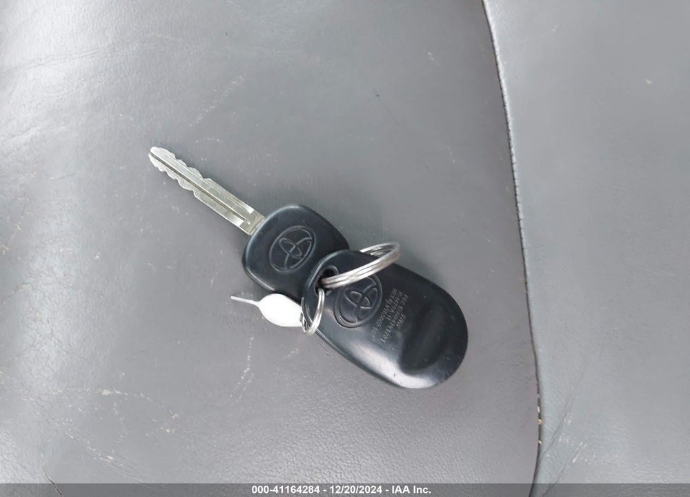 2008 TOYOTA SIENNA LIMITED VIN: 5TDBK22C18S020255