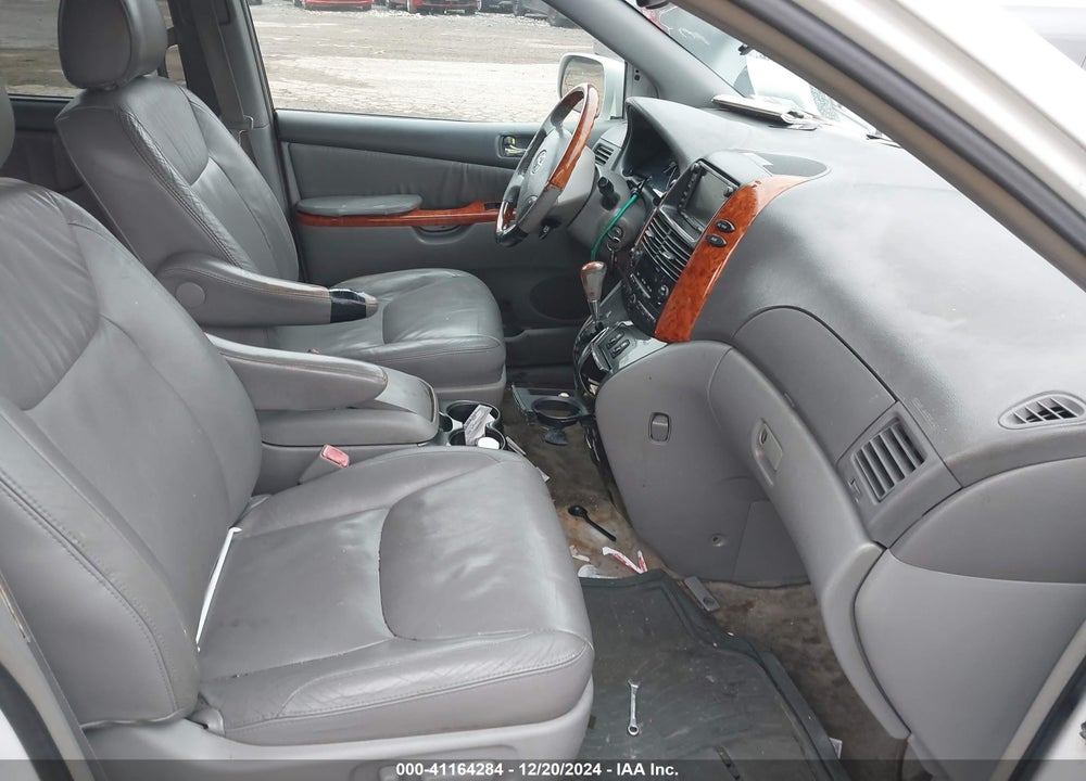 2008 TOYOTA SIENNA LIMITED VIN: 5TDBK22C18S020255